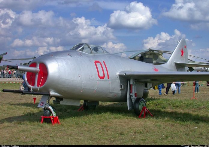 MIG-9: The first Soviet fighter with jet engine 