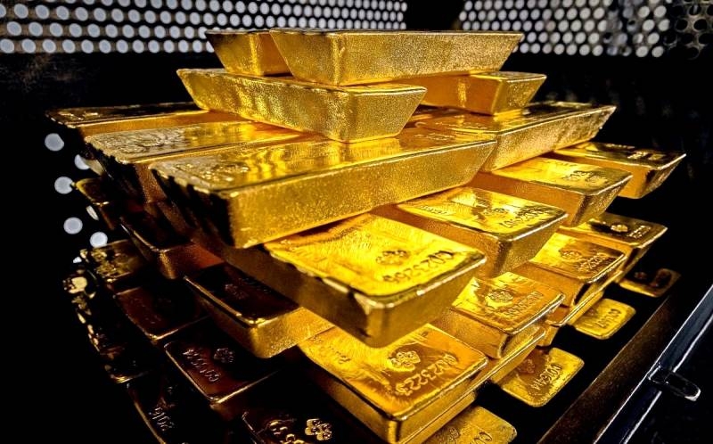 Poland took 100 tons of gold from London: Why is this happening