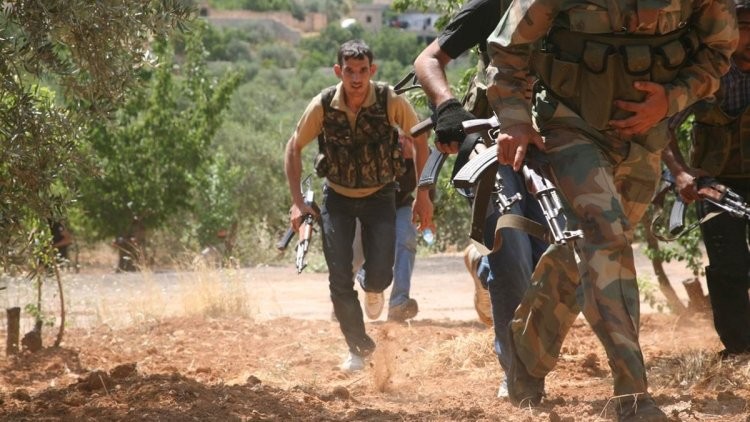 Syrian army conducts sweep the area of ​​IEDs, previously occupied by terrorists and gangs of Kurds
