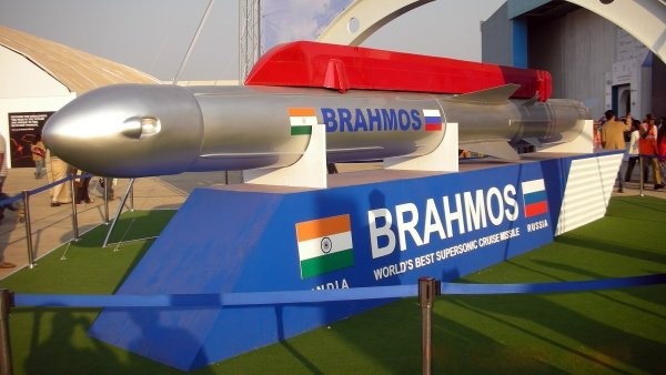 Опубликовано видео запуска российско-индийской ракеты BrahMos с Су-30МКИ