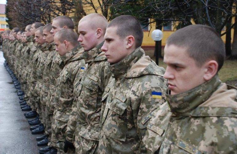 Kiev can not solve, what to do with the military draft