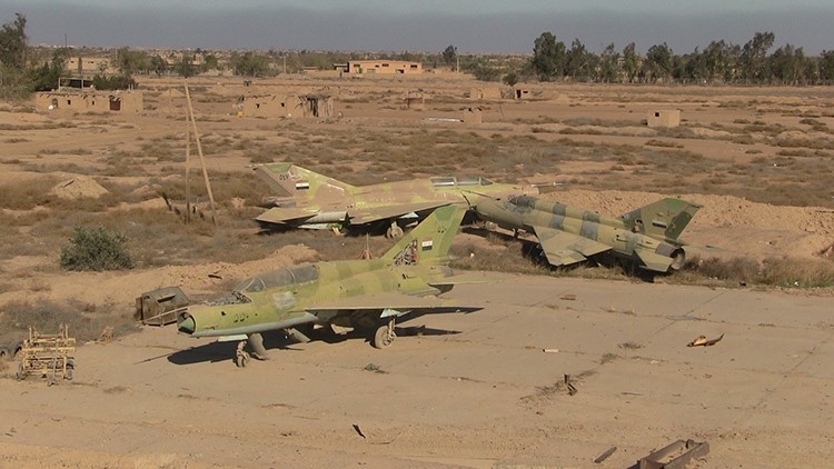 Вертолеты ВВС Сирии наносят удары по позициям боевиков на юге Идлиба