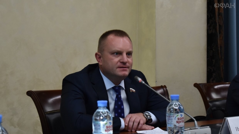 Депутат Сухарев назвал ожидаемым решение об уходе правительства РФ в отставку