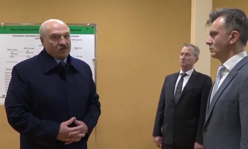 Лукашенко призвал белорусов перестать быть «white and fluffy»