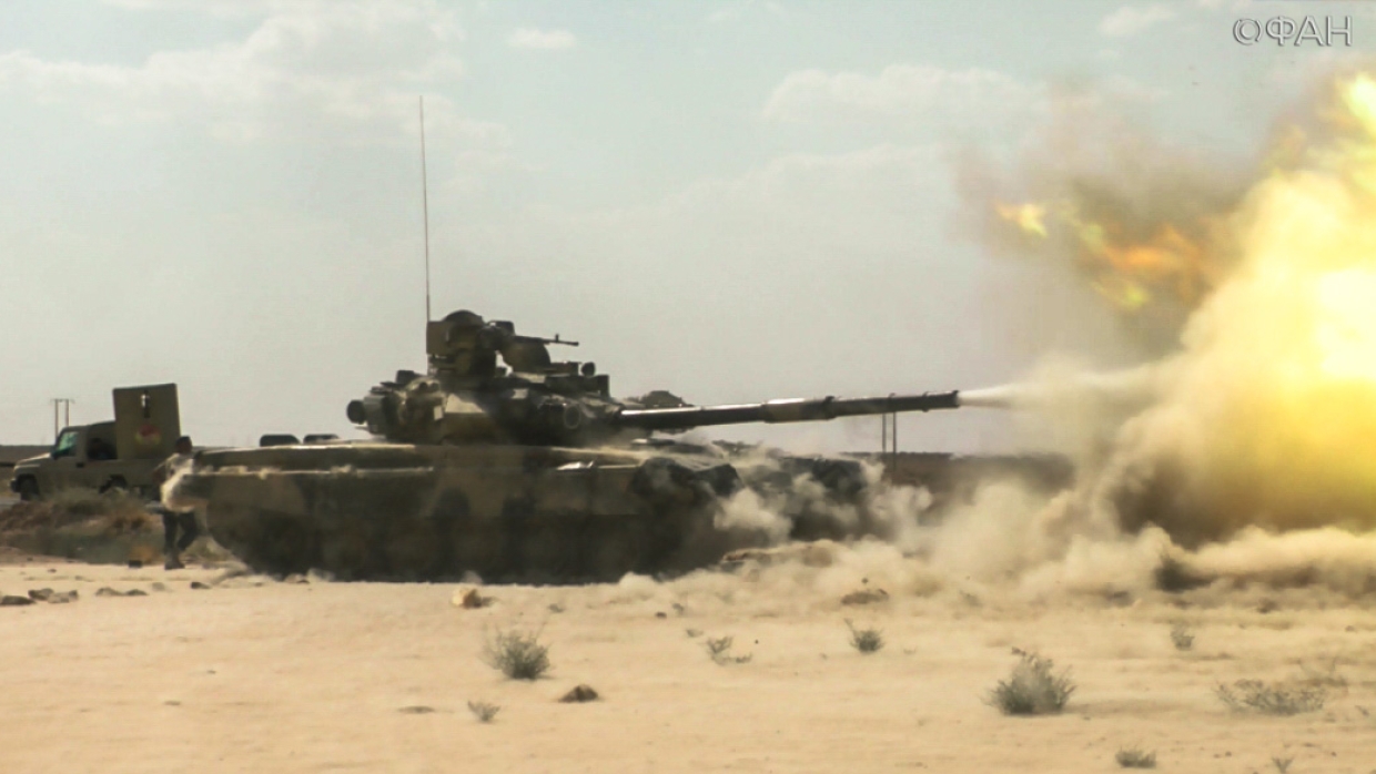 Армия Сирии таранит оборону боевиков на юге Идлиба, чтобы освободить трассу М4
