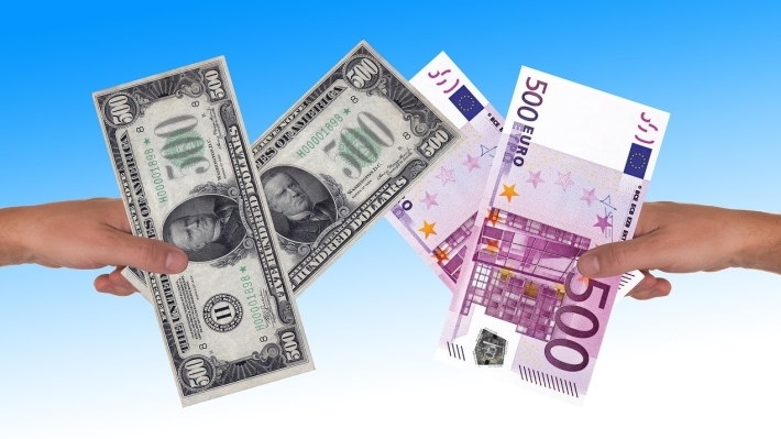 ЦБ повысил официальные курсы доллара и евро на 22-25 二月