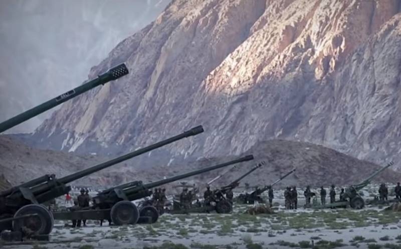 Indian army about a half hour shelling of artillery and anti-tank systems Pakistani territory