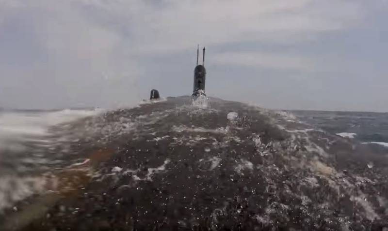 «Asimétrico» Submarino cubano Delfín fotografiado nítidamente por primera vez