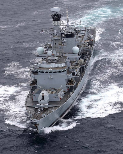 Британская флотилия вышла на крупную группу кораблей ВМФ