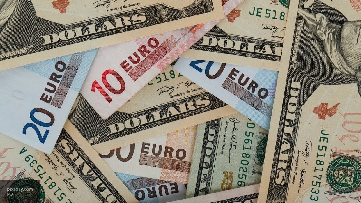 Центробанк повысил курсы доллара и евро на 24 Mars