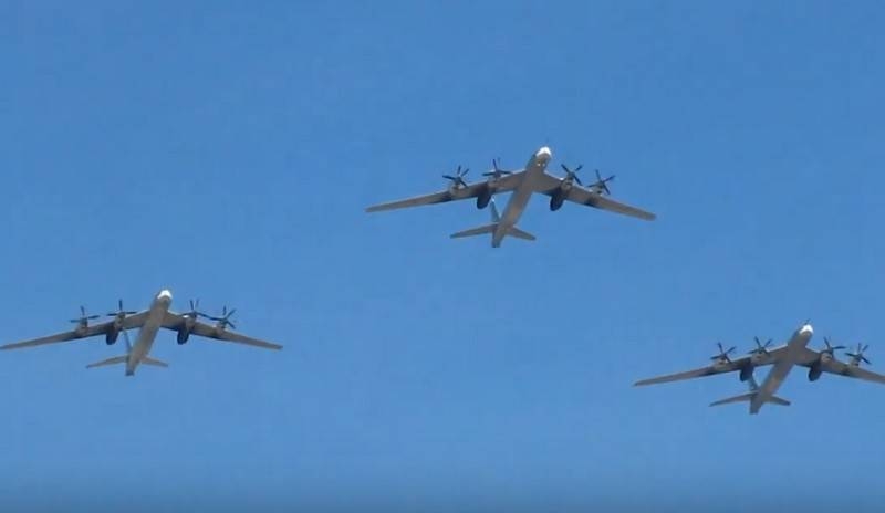 The crews of Russian Tu-95 ° C strategists began preparations for Victory Parade