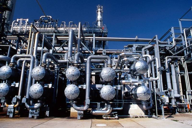 Эксперт назвал ситуацию на рынке нефти «war, объявленной Саудовской Аравией»