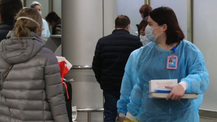 Эпидемиологи оценили риски распространения коронавируса по территории России
