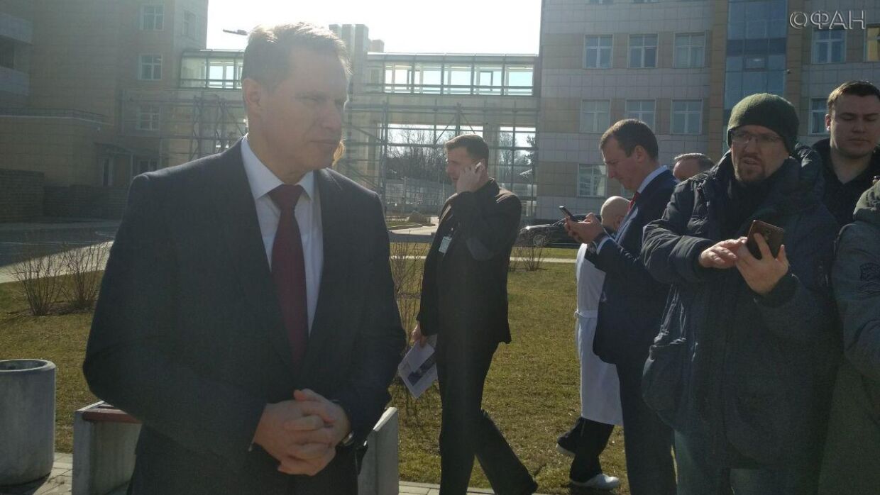 Мурашко и Беглов посетили инфекционную больницу имени С. П. Боткина