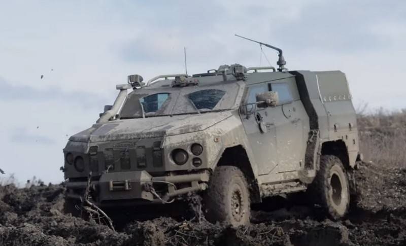 На Донбассе замечены бронеавтомобиль ВСУ «innovator» и ПТРК «Amulet»