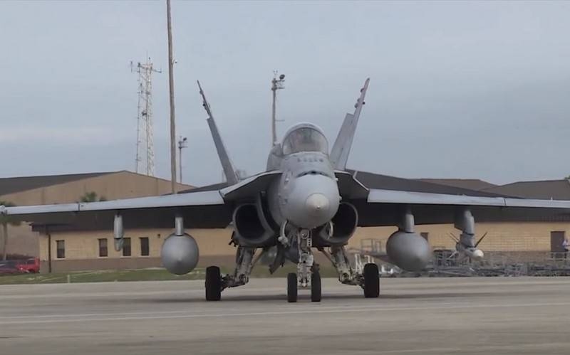 Based fighter F / A-18C / D ILC United States began to receive new radars with AFAR