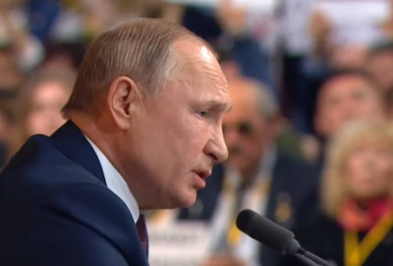 Песков назвал факторы, от которых зависит решение Путина о выставлении кандидатуры в 2024 年