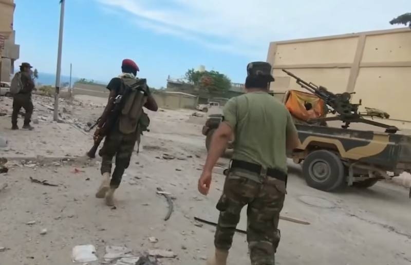 reportado, что войска ЛНА взяли под свой контроль город Залтан на западе Ливии
