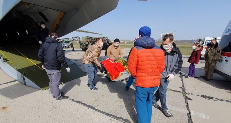 In Odessa, he landed spetsbort with 14 wounded Ukrainian soldiers