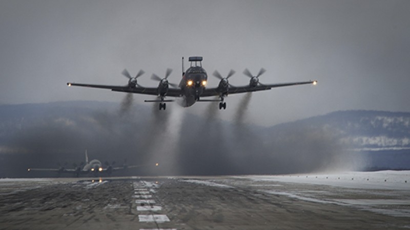 Момент приближения Ил-38 к "Джорджу Вашингтону" попал на видео