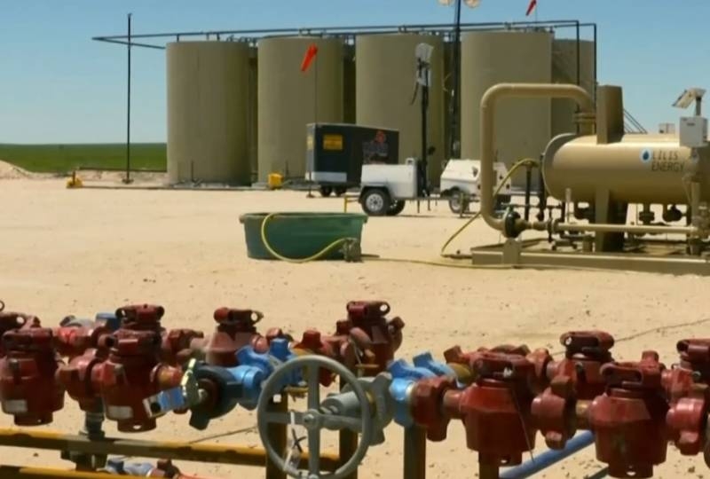 US upstream companies start selling oil at 2 dollar