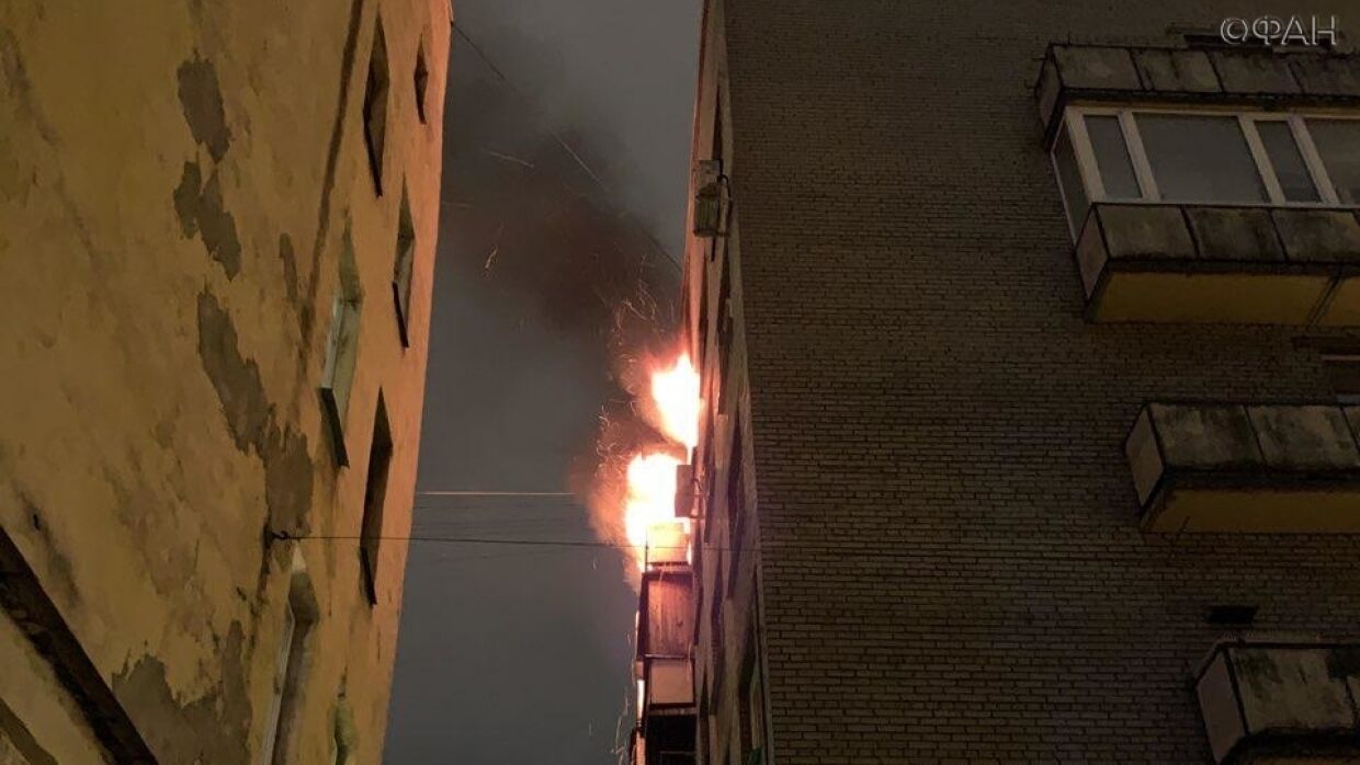 ФАН публикует видео мощного пожара в жилом доме в Петербурге