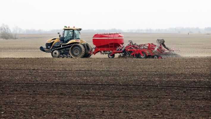 with agricultural machinery of the epidemic farmer complained of unexpected problems