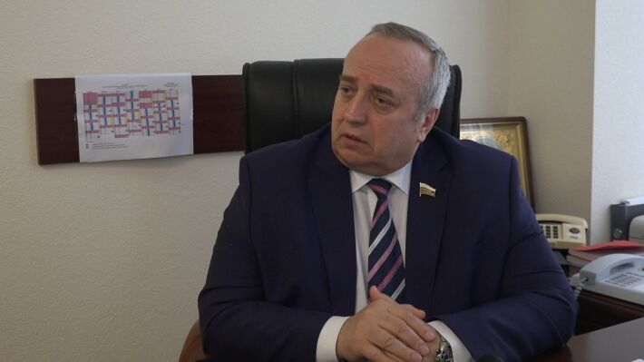 Klintsevich on an example proved the meaninglessness of a plan to distribute money to Russians