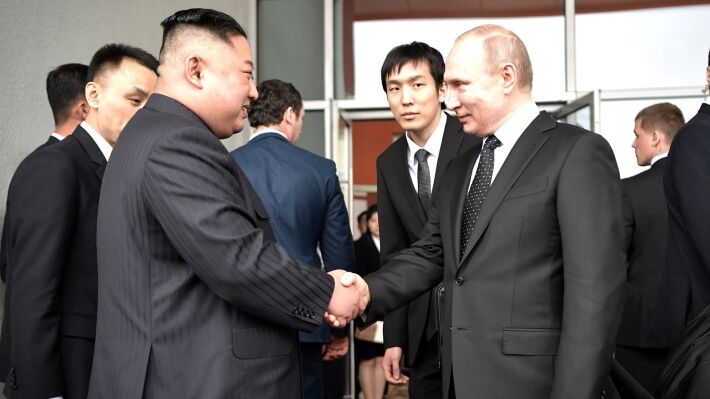 Маслов рассказал о внешнеполитических рисках слухов вокруг Ким Чен Ына