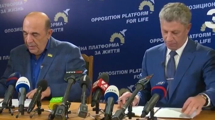 Оппозиция Украины зарабатывает очки с помощью Донбасса на теряющем рейтинги Зеленском