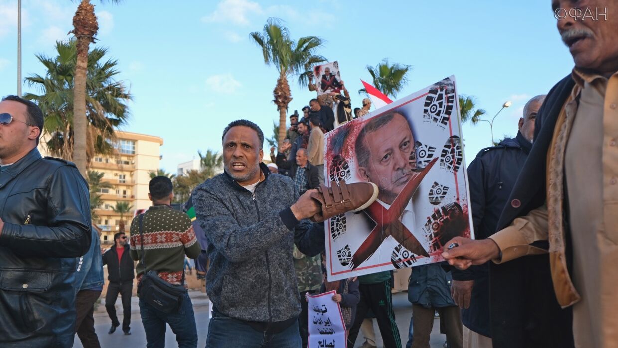 佩伦吉耶夫: Хафтар, в отличие от Сарраджа, создаст гражданскую власть в Ливии
