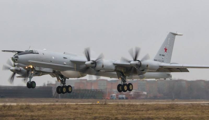Противолодочные самолёты Ту-142М3 ТОФ отработали поиск подлодки в Охотском море