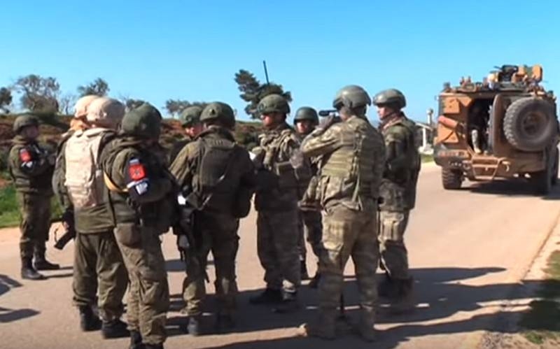 Россия и Турция провели третье совместное патрулирование трассы М4 в Идлибе