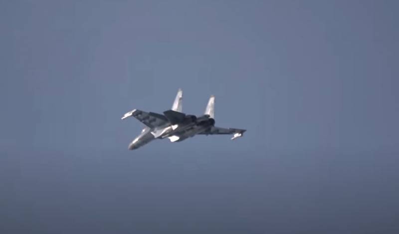 Su-35 Russian Aerospace Forces forced the U.S. Navy reconnaissance plane to abandon approach to military facilities in Syria