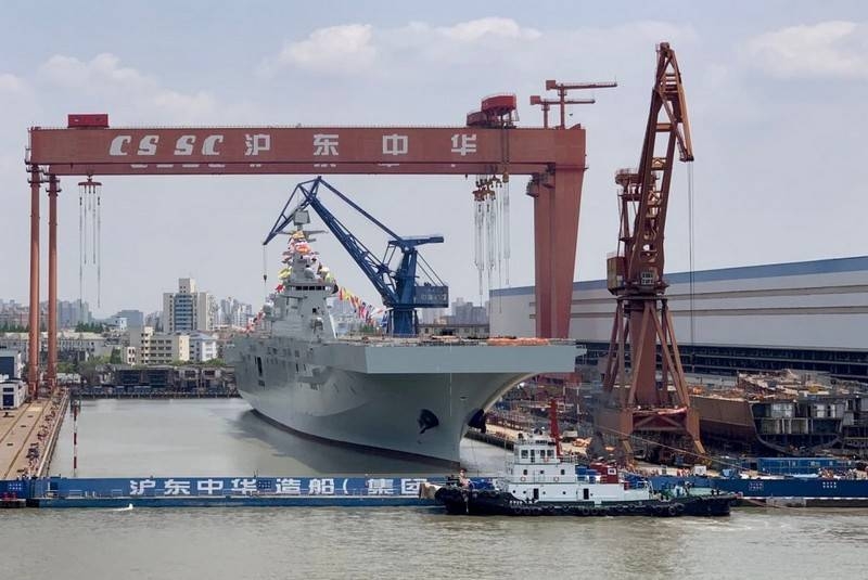 The second universal landing ship of the project launched in China 075