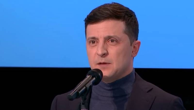 Зеленский заявил, что «очень хочется» поднять над Донбассом флаг как над Рейхстагом