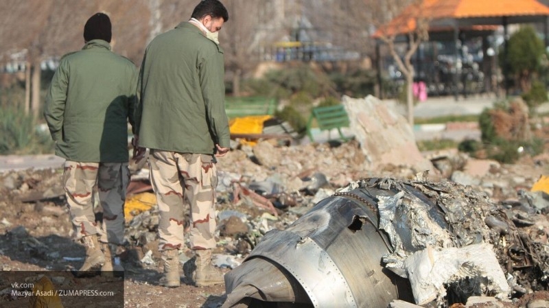 Бортовые самописцы со сбитого по ошибке Ираном самолета не будут передавать Украине
