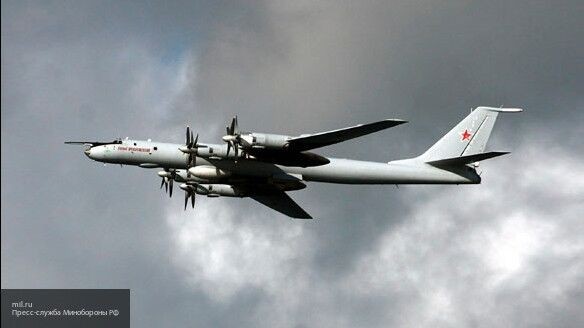 Минобороны РФ опубликовало видео пролета Ту-142МЗ над Тихим океаном