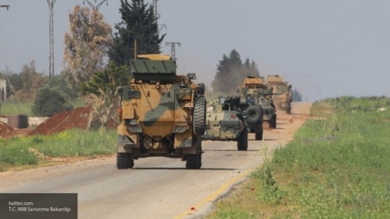 Два БТР-82А и бронеавтомобиль "Тигр" присоединились к патрулированию трассы М-4 в Сирии