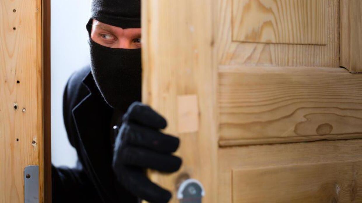 Experts gave instructions, what to do, if thieves try to enter the house