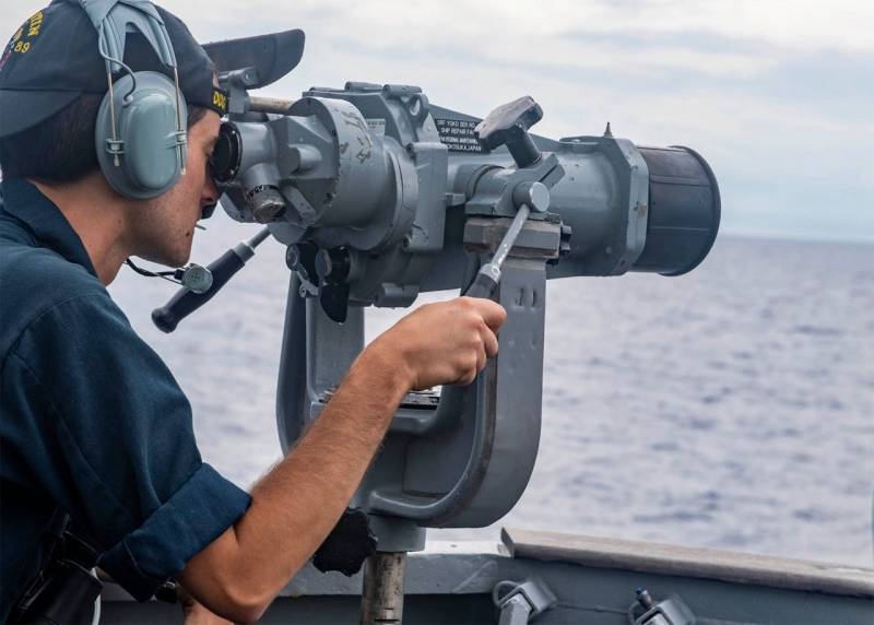Xisha Islands Incident: Эсминец ВМС США с КР «Tomahawk» оказался в полукольце боевых кораблей ВМС Китая