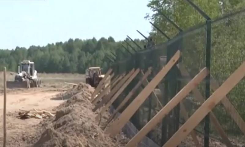 Kiev again postponed the completion of the wall on the border with Russia