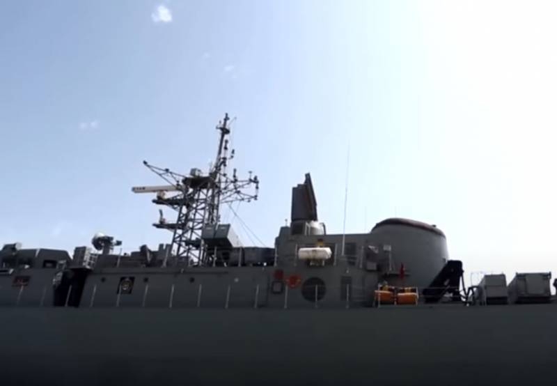 Корабль ВМС Ирана нанёс случайный ракетный удар по иранскому судну во время учений: «友好的火力»
