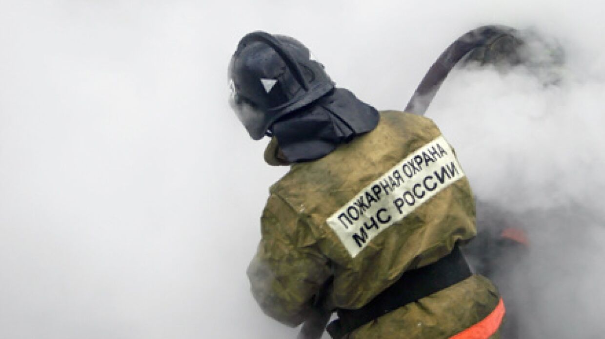 Fire engulfed an apartment in a high-rise building in the south of Moscow