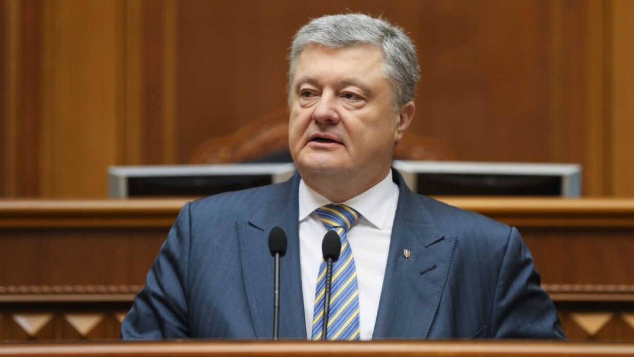 Poroshenko accused of smuggling 42 paintings from Ukrainian museums