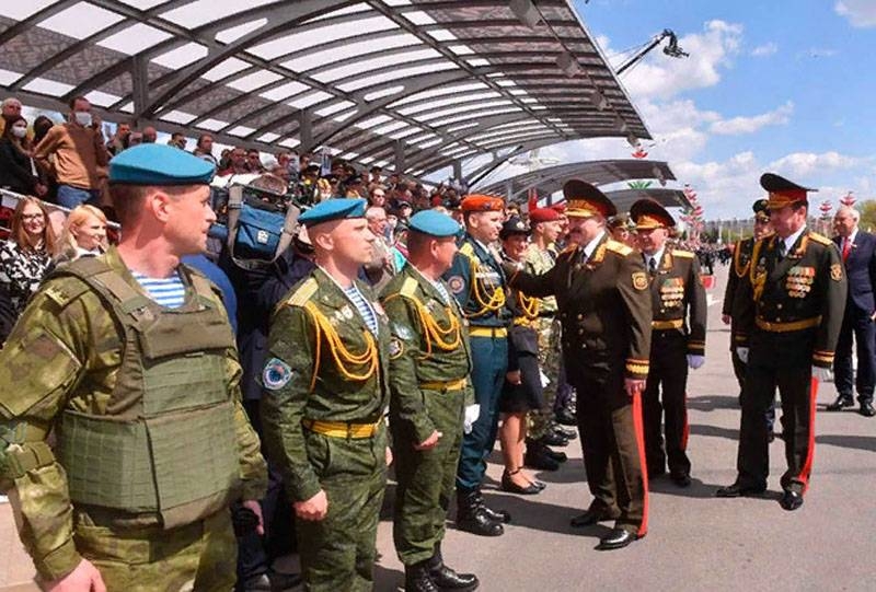 Press of the Netherlands about the parade in Belarus: And how «корона»?
