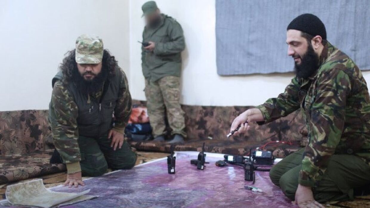 Сирия новости 30 мая 22.30: главарь ХТШ провел в Идлибе встречу со старостами, террористы ИГ* совершили вылазку в Дейр-эз-Зоре