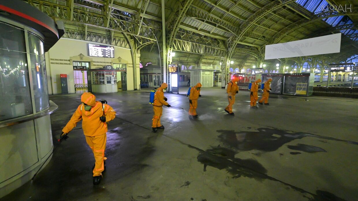 Спасатели продезинфицировали Витебский вокзал, 范发表照片