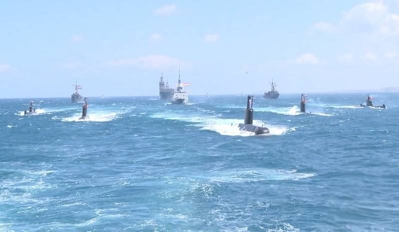 Третью ДЭПЛ проекта 209/1400Mod по прибытию в Египет встретили военно-морским парадом