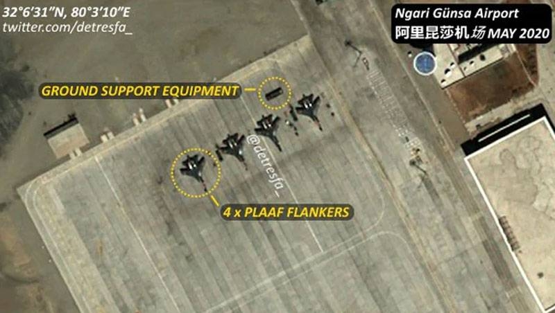 В Индии показали снимки с переброшенными истребителями ВВС Китая к границе